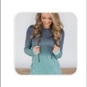 🌸 5 for $20 Mint Ombré Light Hooded Sweatshirt